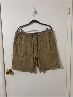 George Men's Size 38 Cargo Shorts in Khaki